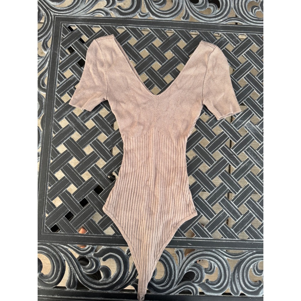 Abercrombie & Fitch Ribbed V-Neck Short Sleeve Bodysuit Mauve Taupe Small